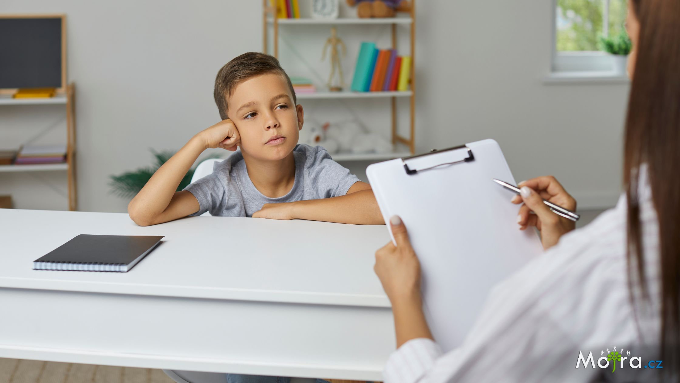 Kdy vyhledat školního psychologa a jak dítěti vysvětlit jeho roli?